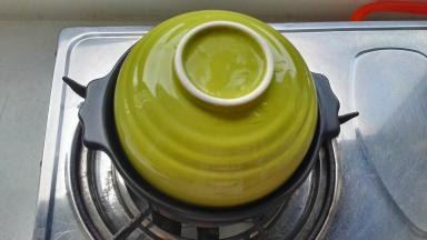 大火烧至水快开转最小火。