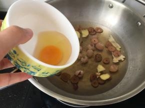 10分钟后加入鸡蛋