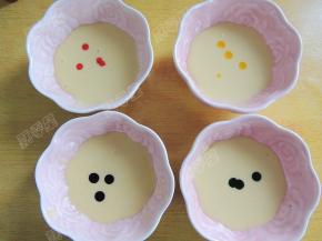 分别滴入红、黄、紫、绿四种色素