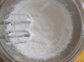 淡奶油隔冰水打发