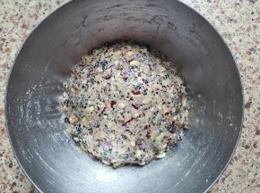 2．抓匀后，冰箱冷藏至少半个小时。