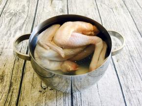 笨鸡用清水泡1个小时