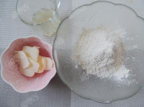 准备面团材料