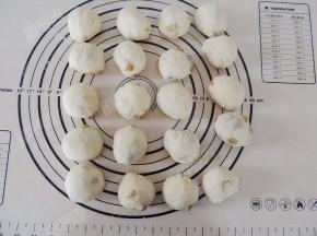 分割成20份，滚圆，松弛10分钟。