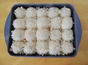 均匀得撒一层酥粒。