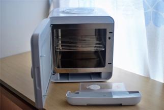 将食材放入蒸宝宝中层的蒸架上。