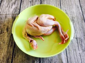 主要食材‘：笨鸡1只