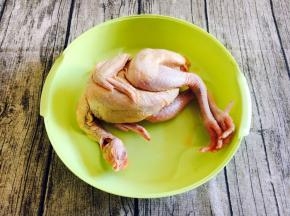 主要食材‘：笨鸡1只