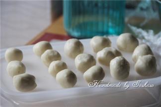 将油酥和油皮分成八等份