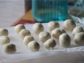 将油酥和油皮分成八等份