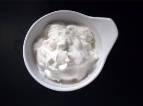 准备150克椰浆（冬天椰浆都凝固了，但是不影响使用）。