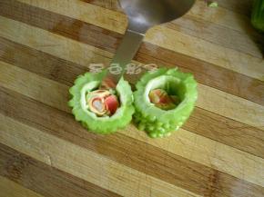 挖出苦瓜釀，挖干净