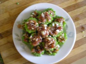 尽量的多装肉馅