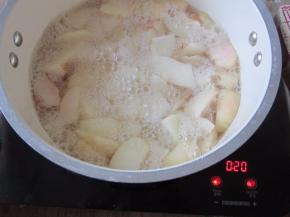 烧开后转小火煮20分钟即可。