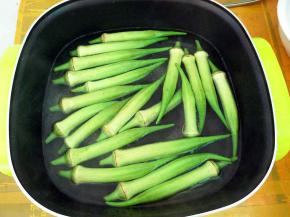 开后下秋葵焯水分钟。