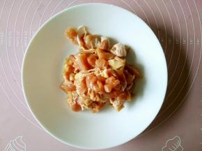 鸡腿去骨切成小块