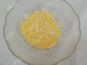 玉米渣大米洗净