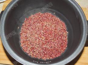 再倒入电饭煲内胆