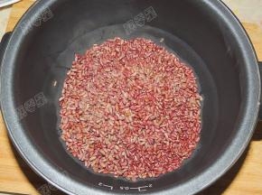 再倒入电饭煲内胆