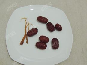 党参和红枣洗去防尘