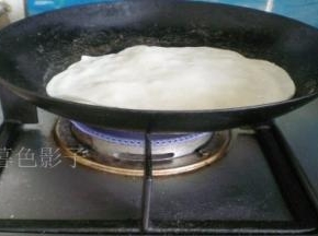 二个饼一起烙、用小火烙、