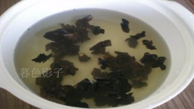 黑木耳温水泡开备用