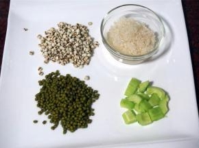薏米绿豆洗净捞起即可，无需浸泡。