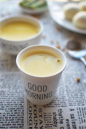 将豆浆倒出即可享用。