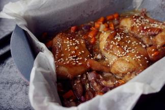 烘烤结束，撒上熟白芝麻