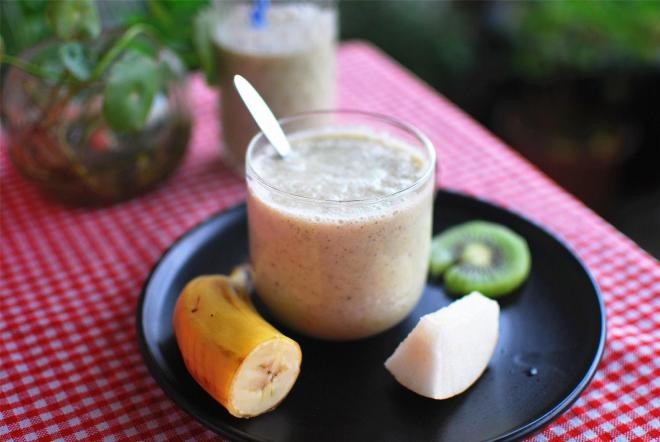 猕猴桃雪梨香蕉汁