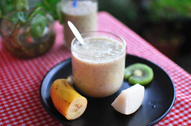 猕猴桃雪梨香蕉汁