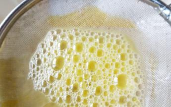 再用过滤网过滤一遍