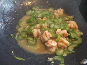 出锅前用少许鸡粉提鲜即可