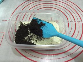 9. 再铺上一层饼干未