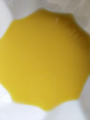 去除表面泡沫，静置五分钟