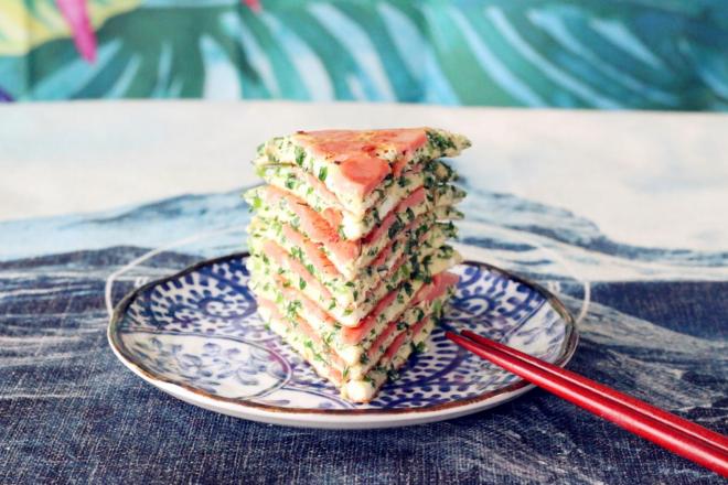 韭菜香肠鸡蛋饼