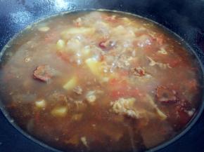 大火煮沸到土豆软烂，盛出即可