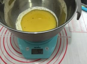 3. 加入色拉油