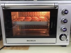 13. 预热烤箱10分钟上下温170度，定型7分钟，（温度要看自家烤箱的温度来调整，此温度只供参考）