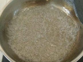 转小火，烧出大气泡。