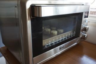 放入已经预热到190度的东菱K40C烤箱，烘烤5分钟定型