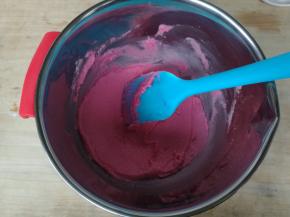 第一拌压拌，充分混合均匀。