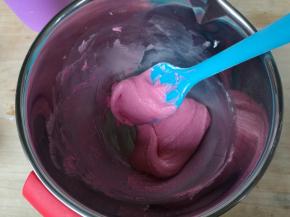 戚风一样翻拌均匀。