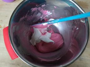 加入剩下的蛋白霜。