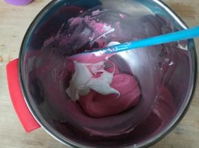加入剩下的蛋白霜。