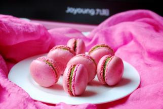 夹上自己喜欢的馅即可。