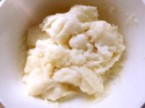 蒸好后用筷子搅拌一下，降温
