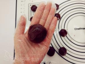 最后收口，并将其滚圆。