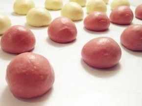 两种颜色的油皮都这样处理。