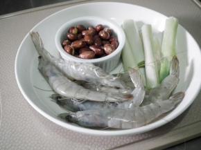 准备好所有食材。